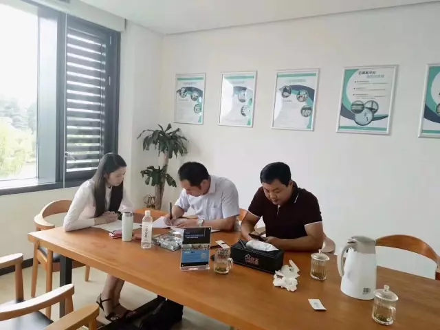 熱烈祝賀姜總、胡總簽約創(chuàng)綠家河南省市級代理！