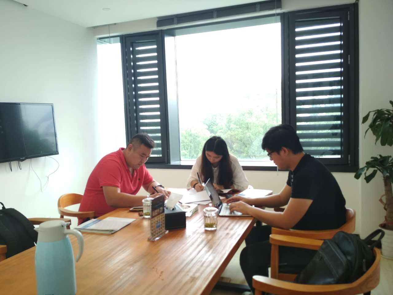 熱烈祝賀劉總簽約創(chuàng)綠家山東省縣級市代理！