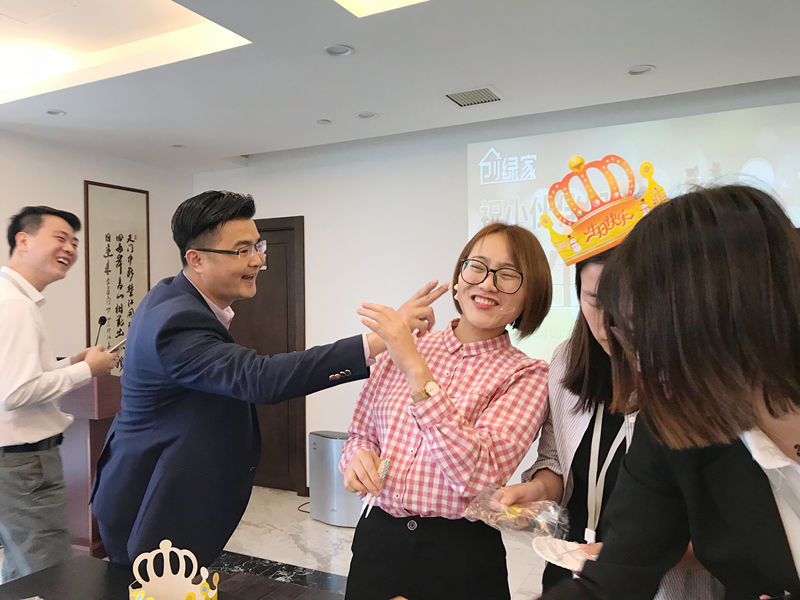 【4月生日會】業(yè)務很硬核，而我們只是甜美小公舉