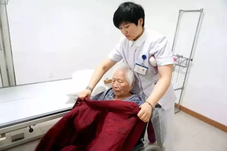 青春是用來(lái)奮斗的，除甲醛的青春最美麗！