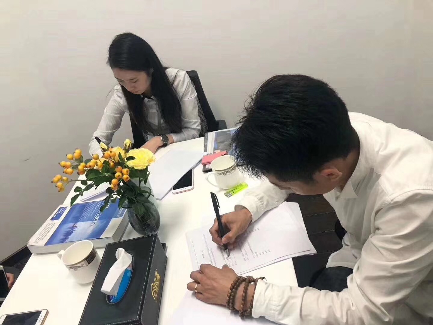 熱烈祝賀倪總、秦總、周總簽約創(chuàng)綠家寧波市區(qū)級代理！