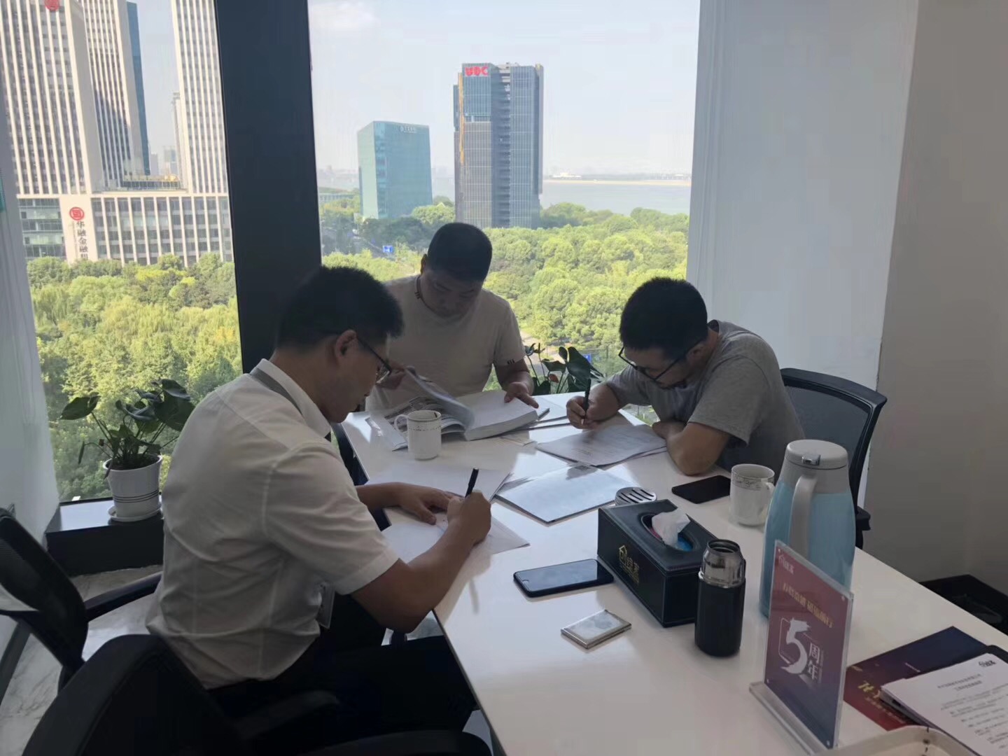 熱烈祝賀于總兄弟簽約創(chuàng)綠家金華市縣級代理！