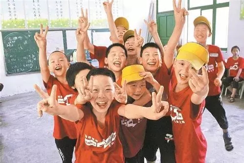 開學(xué)倒計時，學(xué)校除甲醛讓熊孩子們元氣滿滿迎接新學(xué)期！