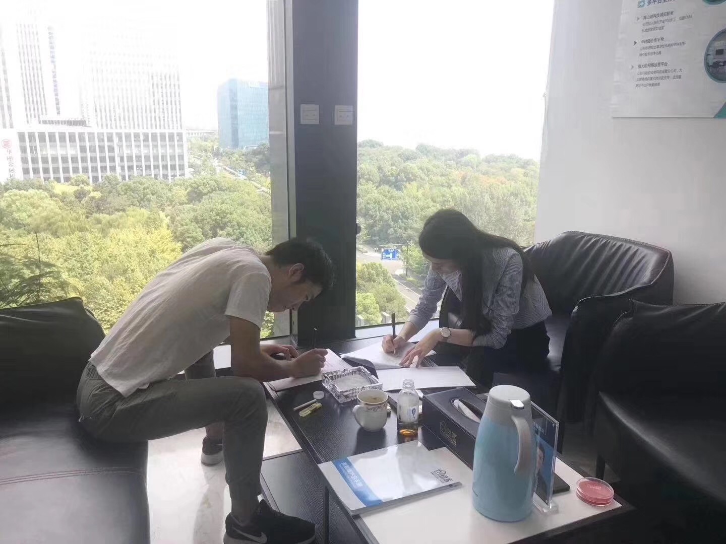 熱烈祝賀苗總簽約創(chuàng)綠家河南省市級代理！