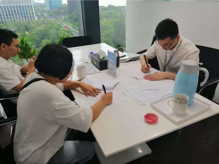 熱烈祝賀朱總、劉總簽約創(chuàng)綠家江蘇省蘇州市吳江區(qū)區(qū)級代理！