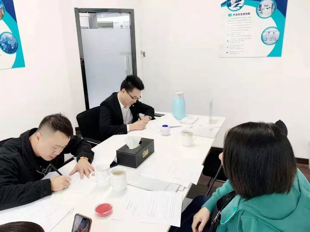 熱烈祝賀張總簽約創(chuàng)綠家貴州省六盤水市縣級代理！