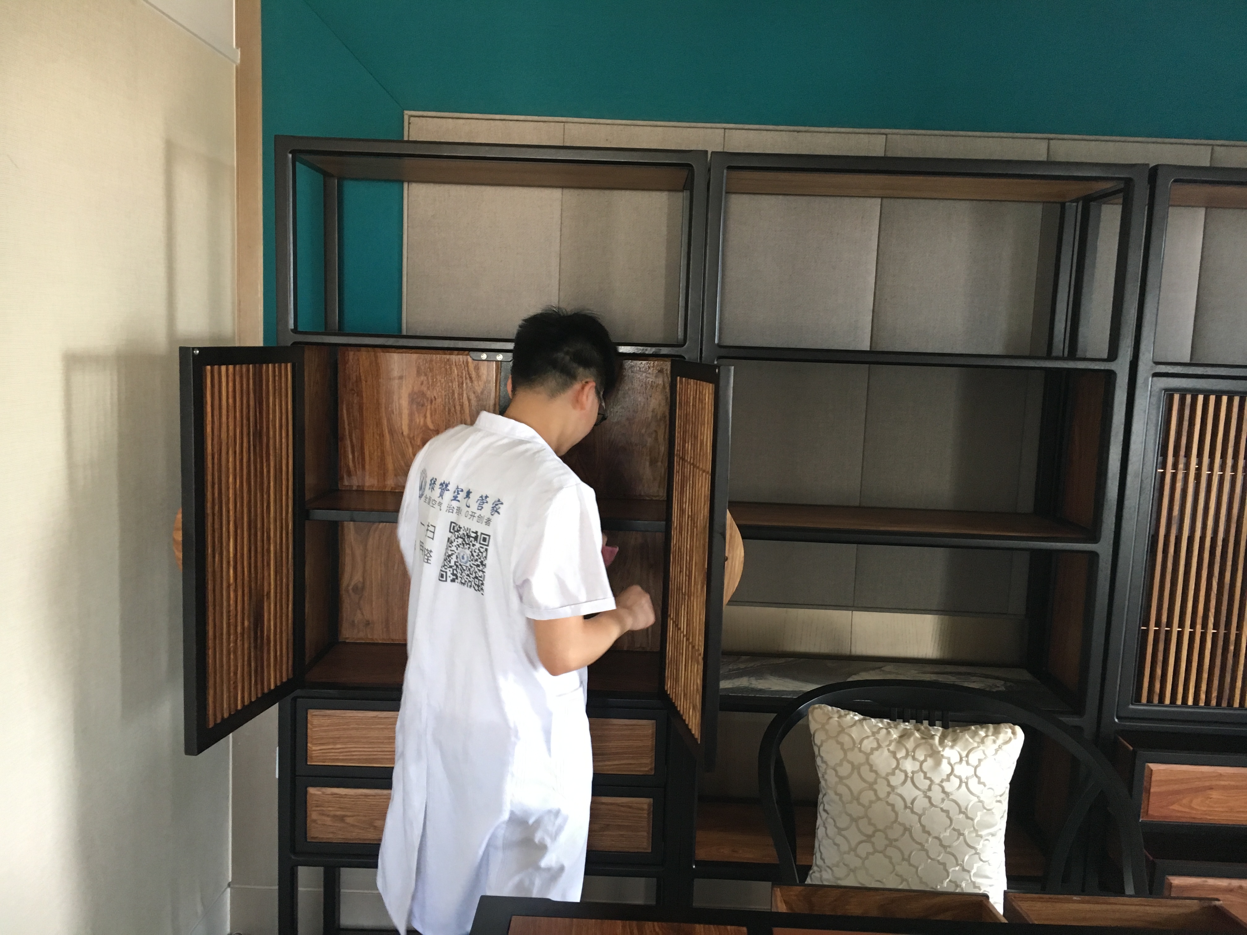 不懂得裝修后除甲醛讓書桌超標(biāo)，引起孩子厭學(xué)！